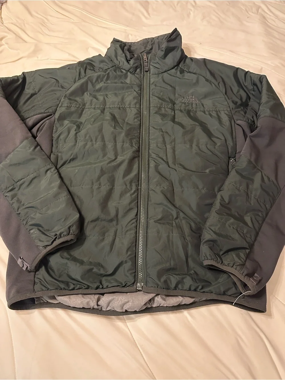 The North Face Men's Jacket in Forest Green & Grey with Logo - Size M